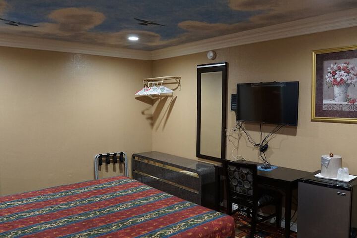 Room 14 of 39