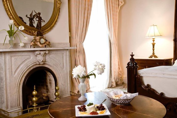 Dunleith Historic Inn
