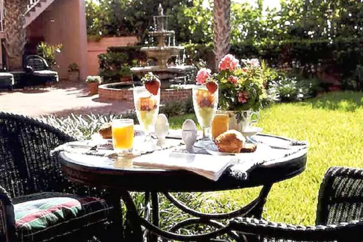 Breakfast/Coffee Service 18 of 24