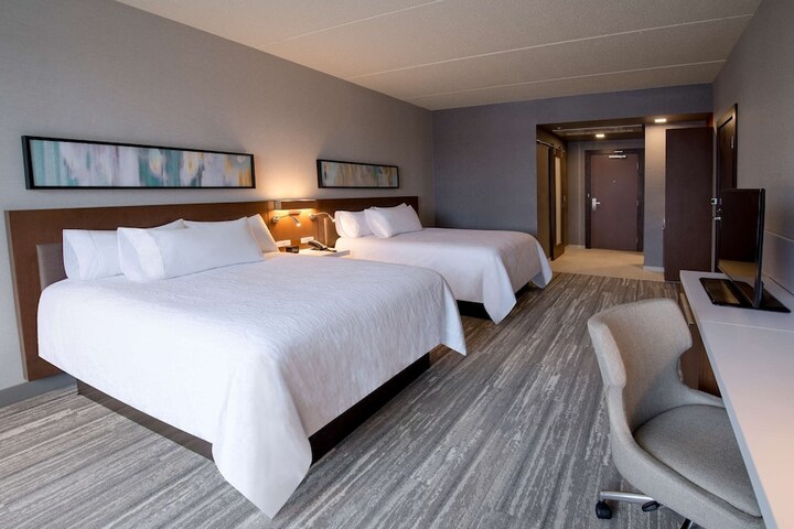 Room 10 of 33