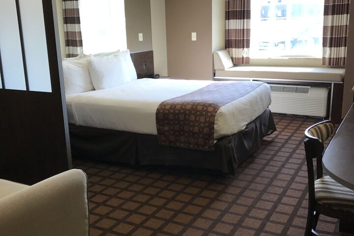 Room 26 of 38