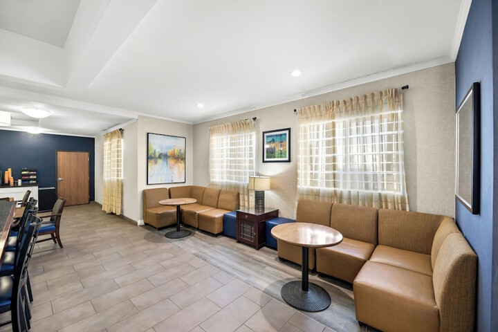 Hotel Interior 5 of 38