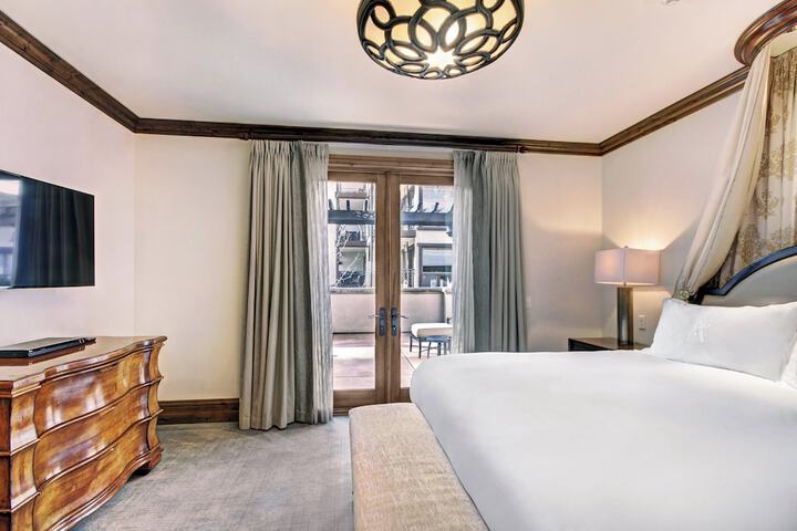 Room 115 of 450