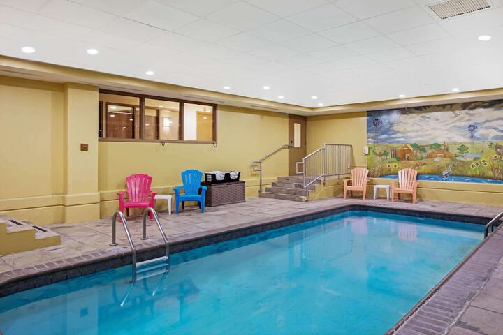 Pool 10 of 53