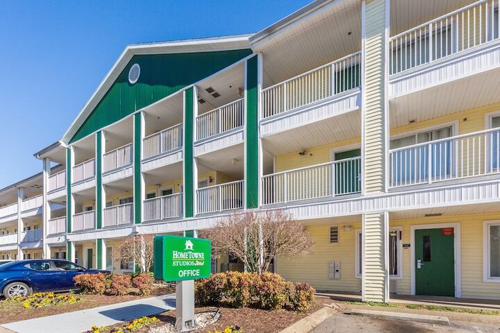 Hotel 4 of 25