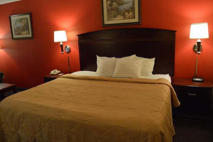 Room 7 of 19