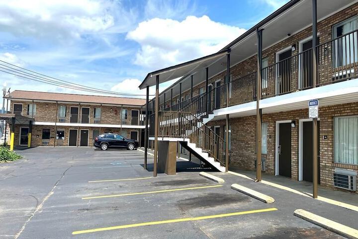 Hotel 6 of 43