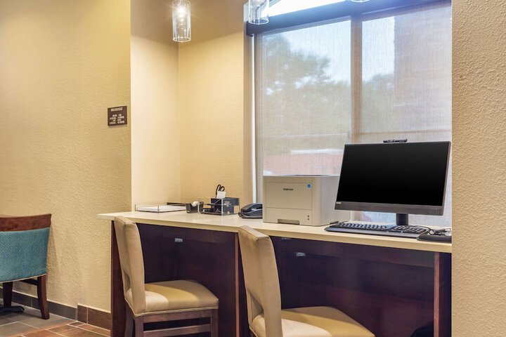 Business Center 29 of 29