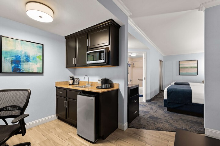 Room 21 of 42