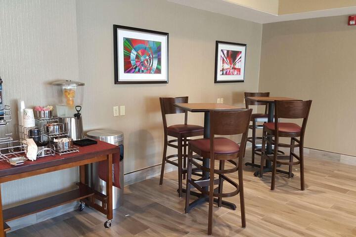 Best Western Plus Airport Inn Suites