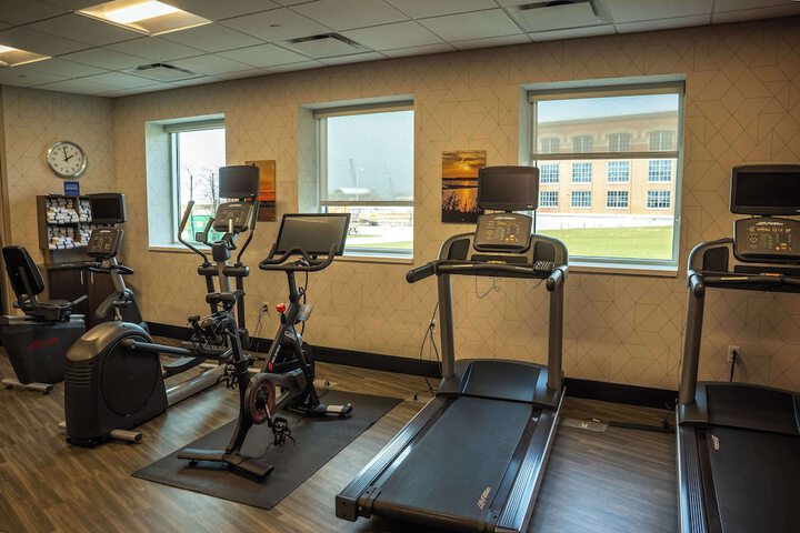 Hampton Inn & Suites Erie Bayfront
