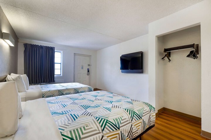 Room 32 of 45
