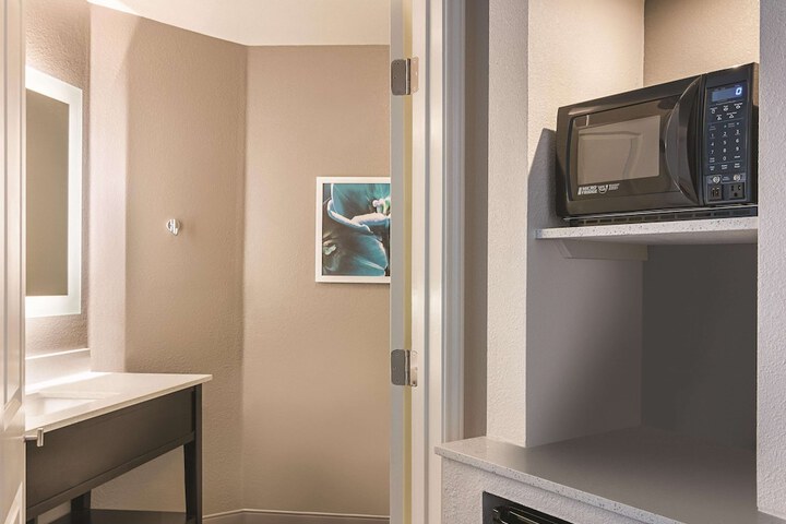 Room 35 of 49