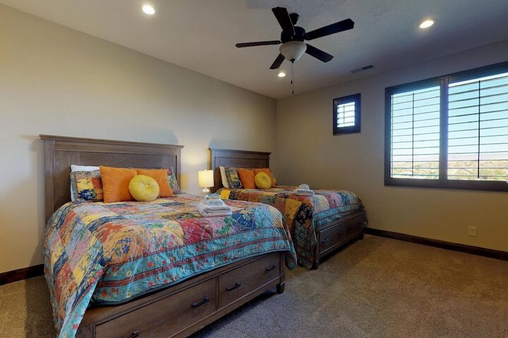 Room 27 of 48
