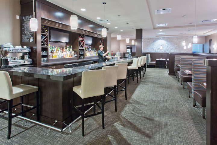 Lounge 64 of 75