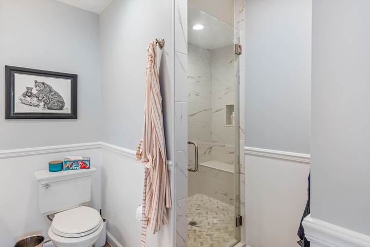 Whale of a Time Waterfront Stay for 10 With Resort-style Amenities