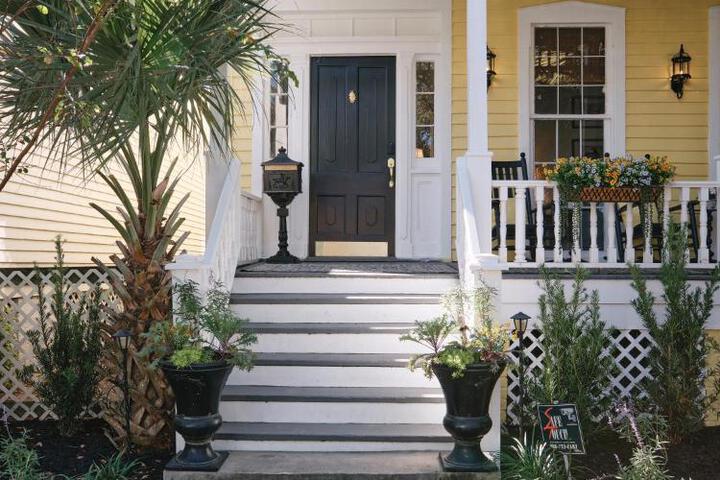 111 Waldburg street Beautifully Renovated Historic 5 bedroom 5 bath