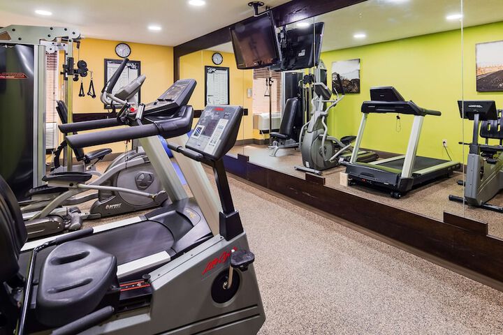 Best Western Plus Richmond Airport Hotel