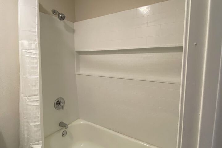 Room 10 of 28