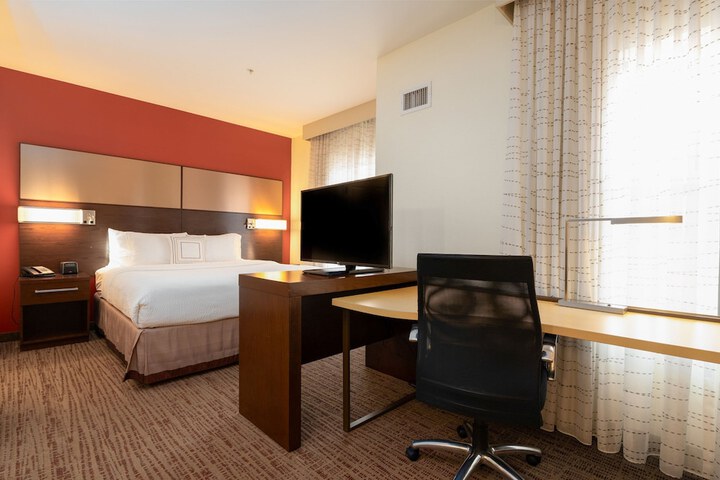 Room 33 of 59
