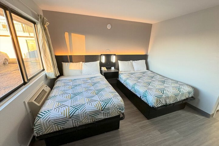 Room 10 of 18