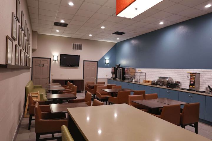 Country Inn & Suites by Radisson Sparta, WI