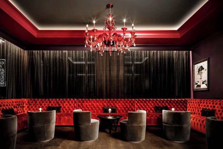 Lounge 55 of 60