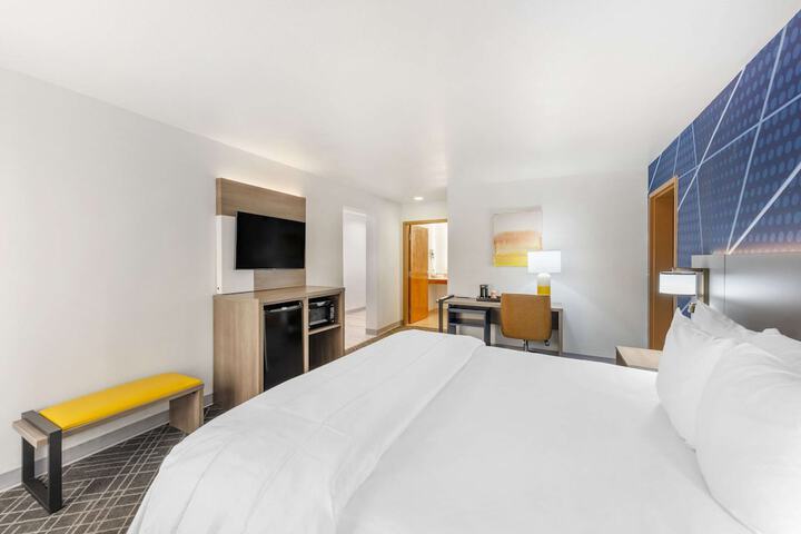 Room 19 of 33