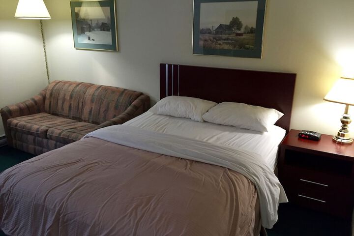 Room 8 of 48