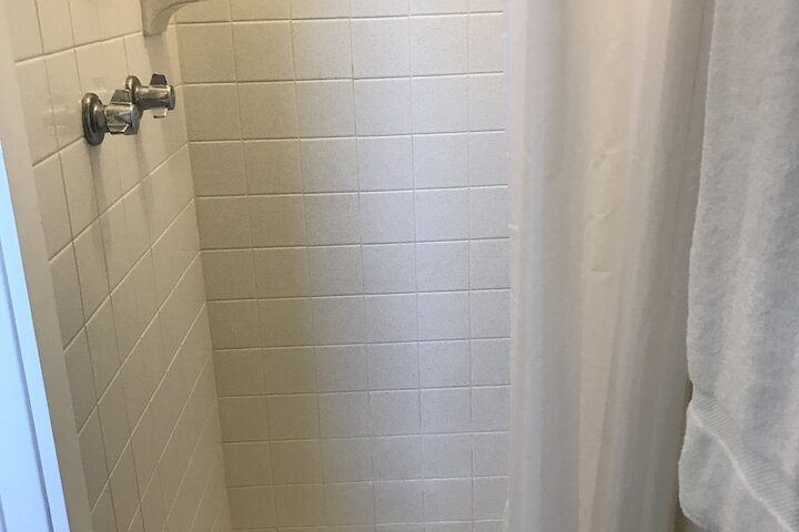 Room 42 of 80