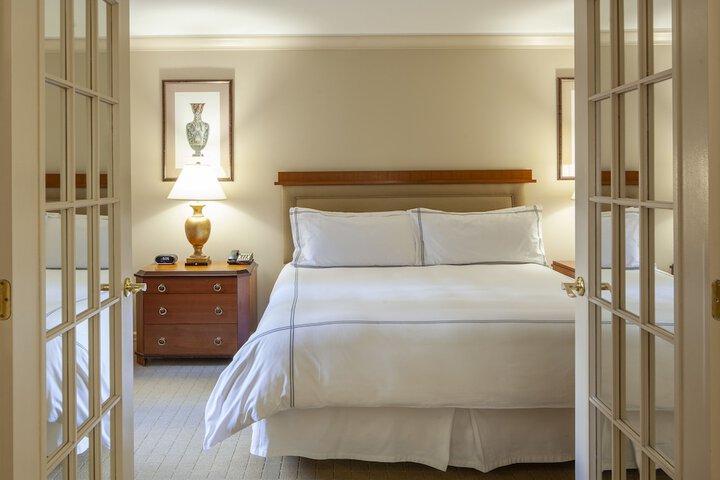 Room 51 of 83