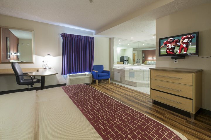 Room 6 of 24