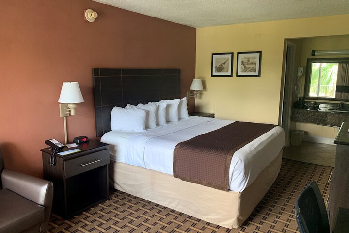 Room 9 of 22