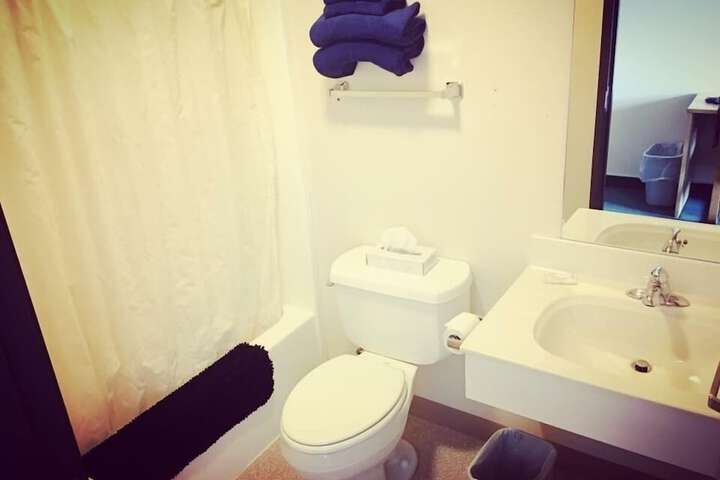 Room 10 of 43
