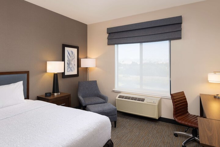 Room 13 of 22