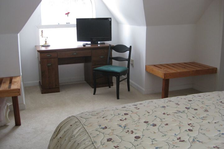 Room 17 of 32