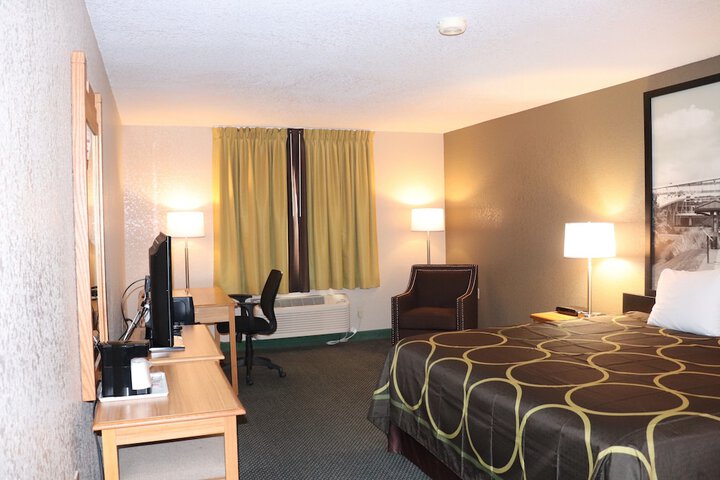 Room 11 of 20