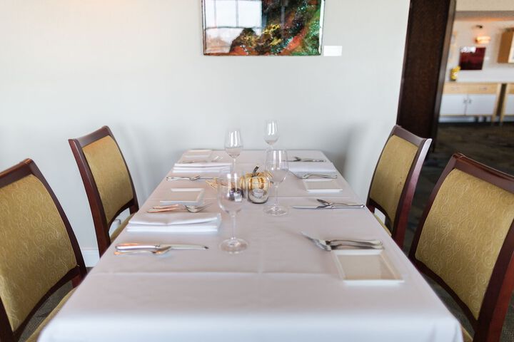 Dining 40 of 42
