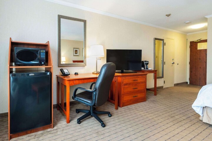 Room 32 of 54