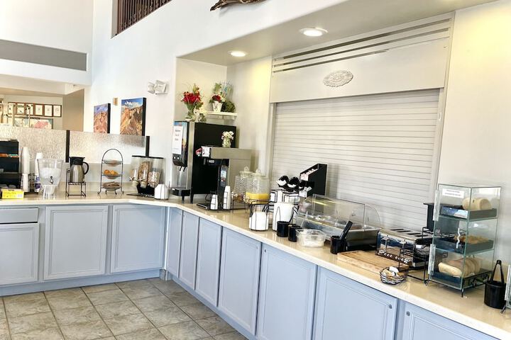 Breakfast/Coffee Service 16 of 22