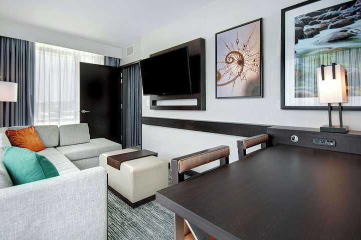 Room 26 of 63