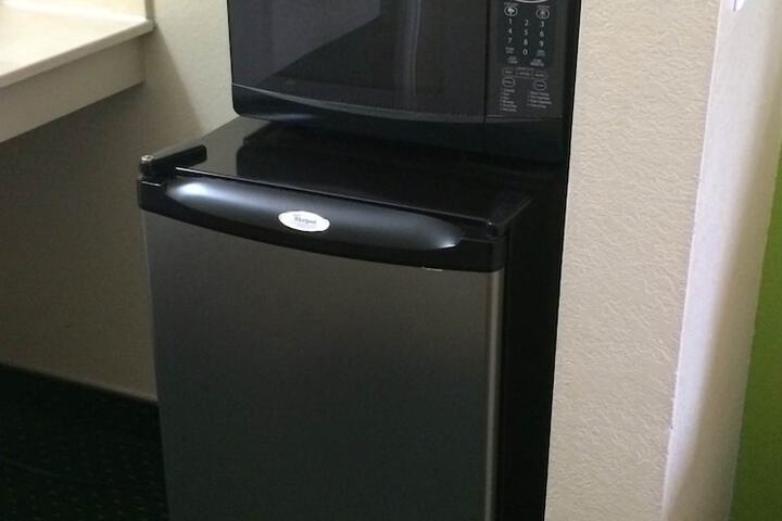 California Inn & Suites Adelanto US 395