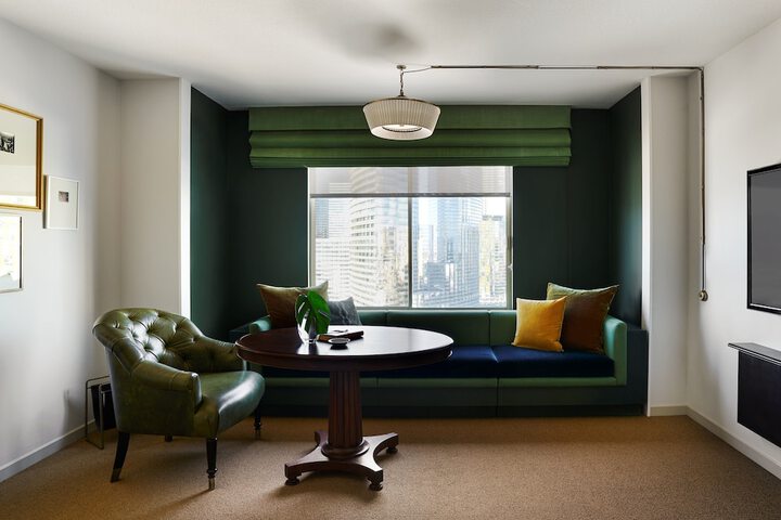 Room 34 of 76