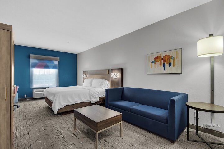 Room 43 of 94