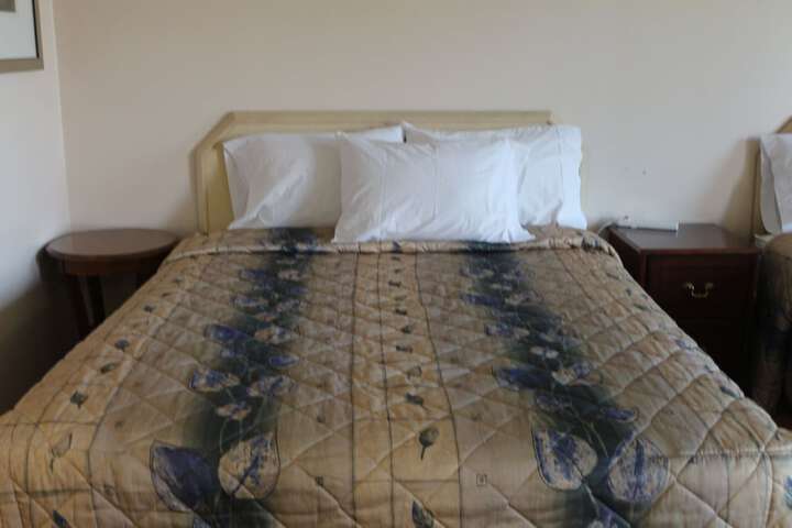 Room 17 of 59