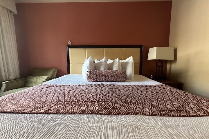 Room 13 of 38