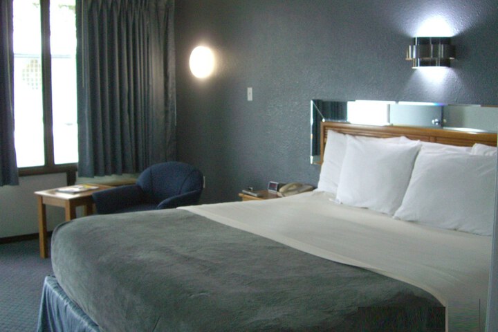Room 16 of 39