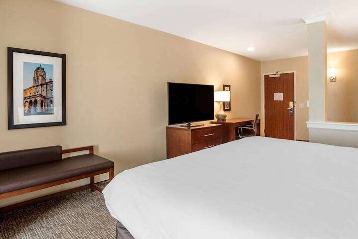 Room 34 of 46