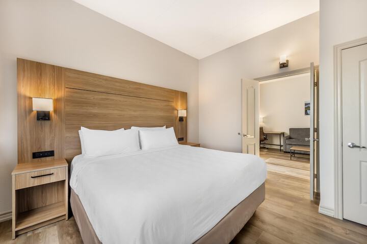Best Western Plus 1000 Islands Hotel & Suites