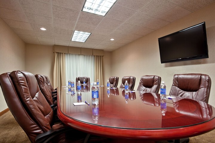 Holiday Inn Express Hotels and Suites Dayton North Tipp City by IHG
